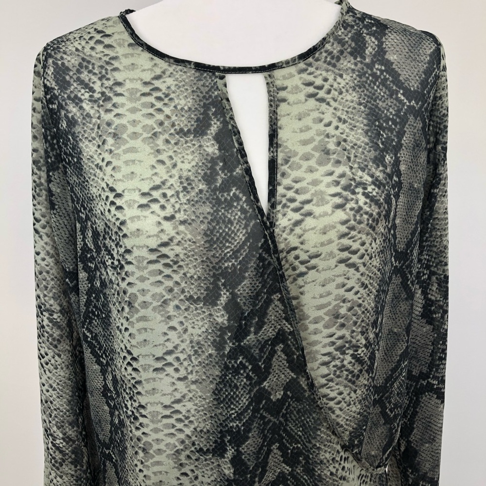 LARRY LEVINE snakeskin long sleeve blouse